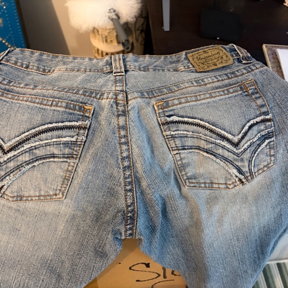 Designer Jeans - Picture 3 of 7